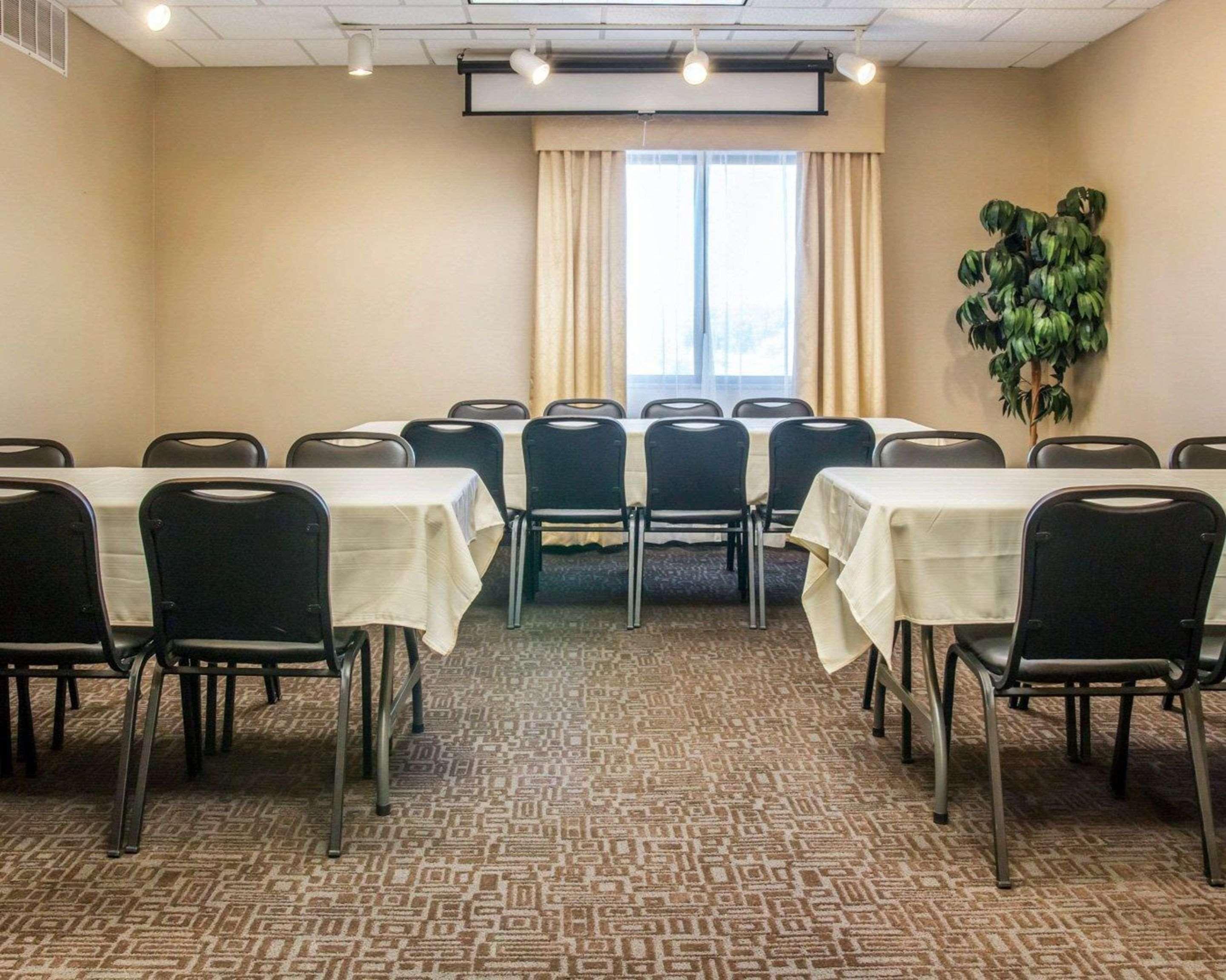 Comfort Suites Auburn Hills-Detroit Bagian luar foto
