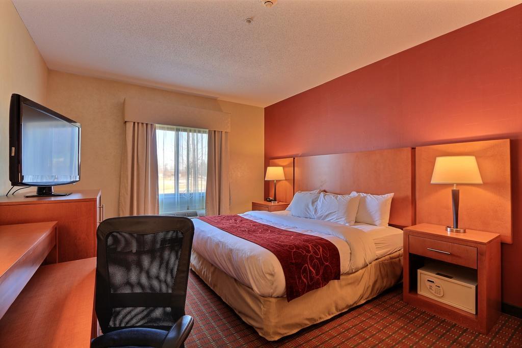 Comfort Suites Auburn Hills-Detroit Bagian luar foto