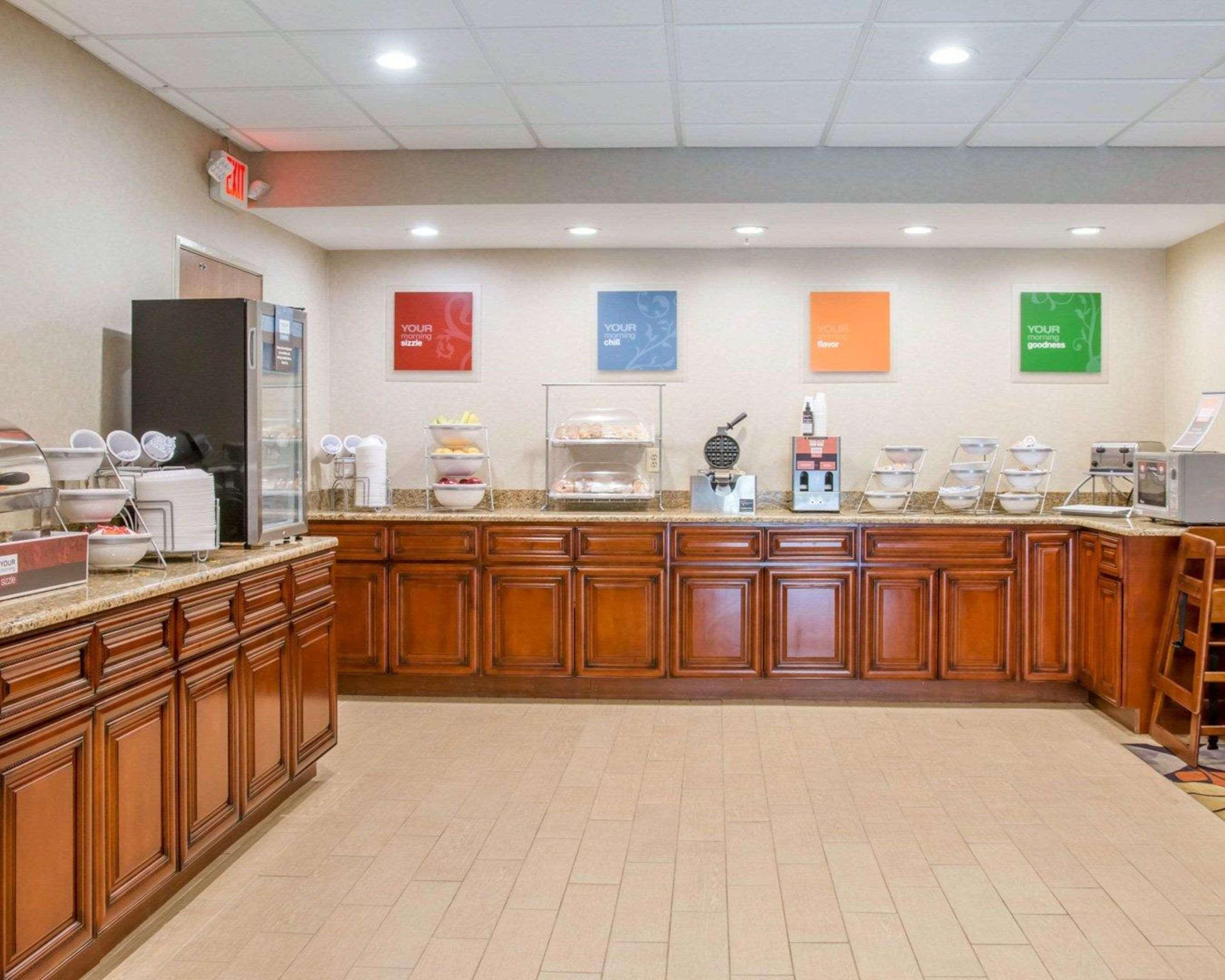 Comfort Suites Auburn Hills-Detroit Bagian luar foto