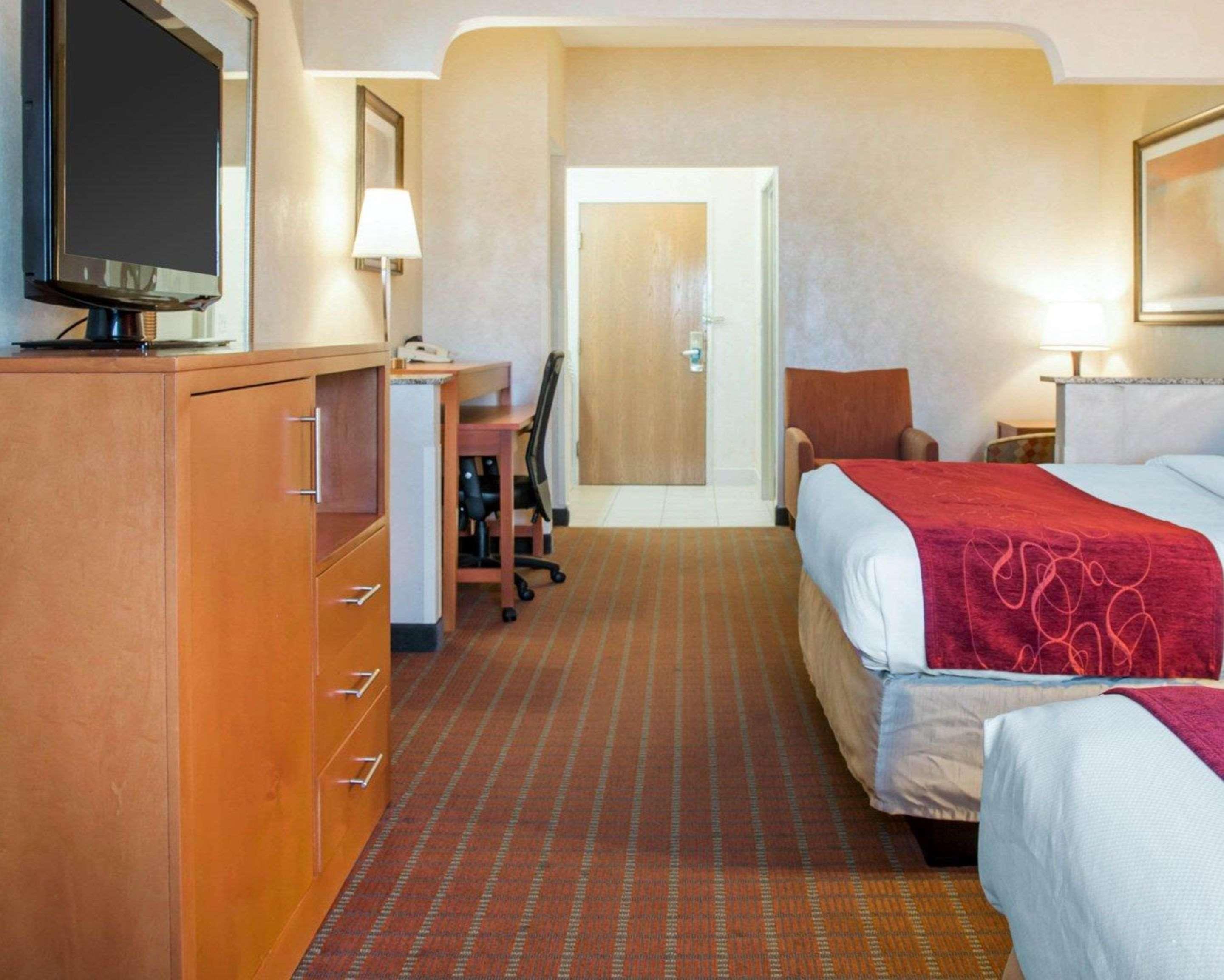 Comfort Suites Auburn Hills-Detroit Bagian luar foto