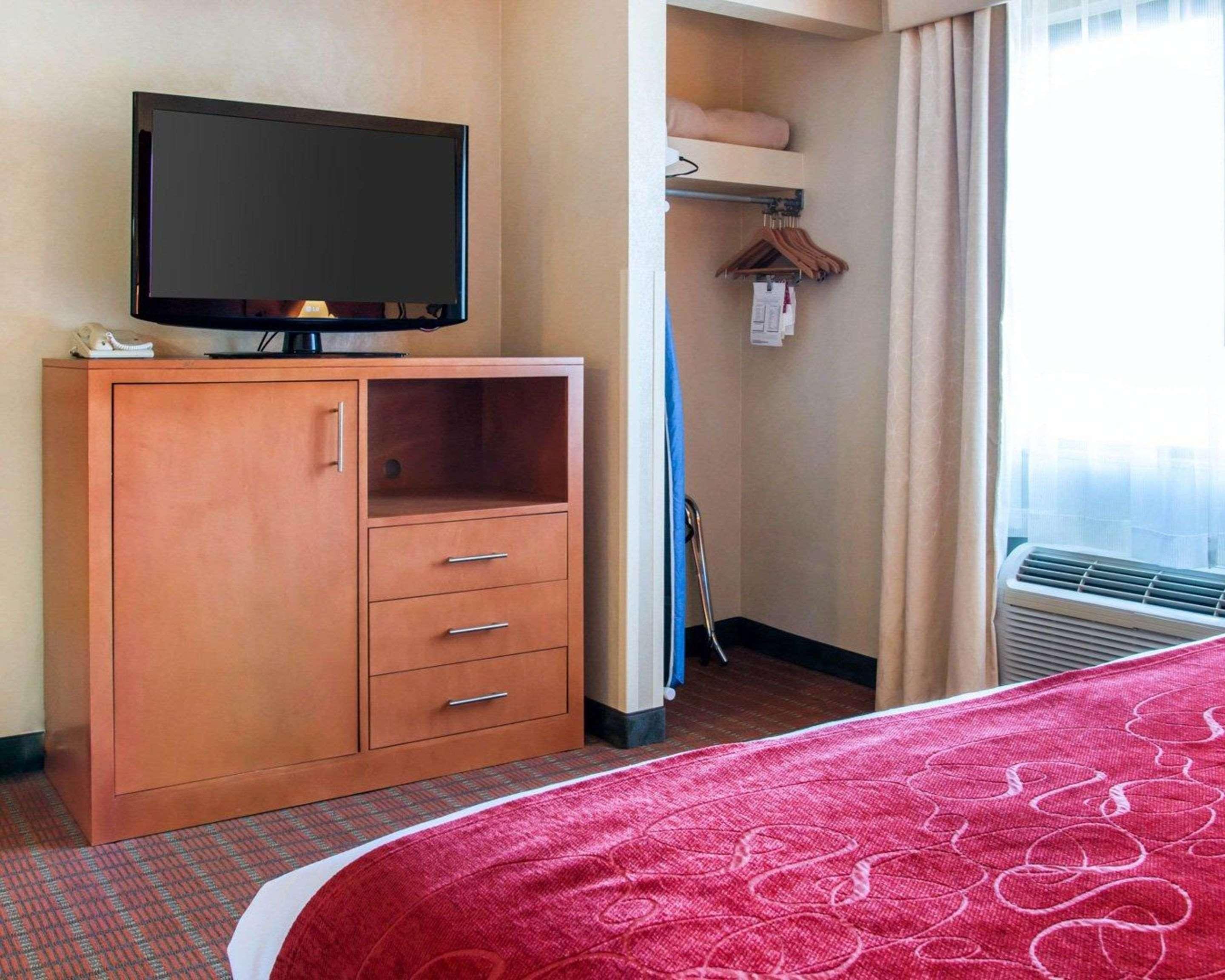 Comfort Suites Auburn Hills-Detroit Bagian luar foto