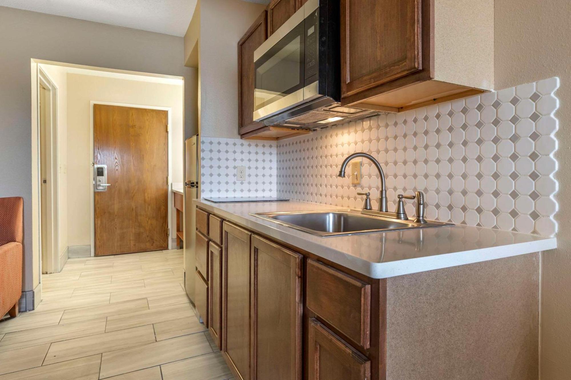 Comfort Suites Auburn Hills-Detroit Bagian luar foto