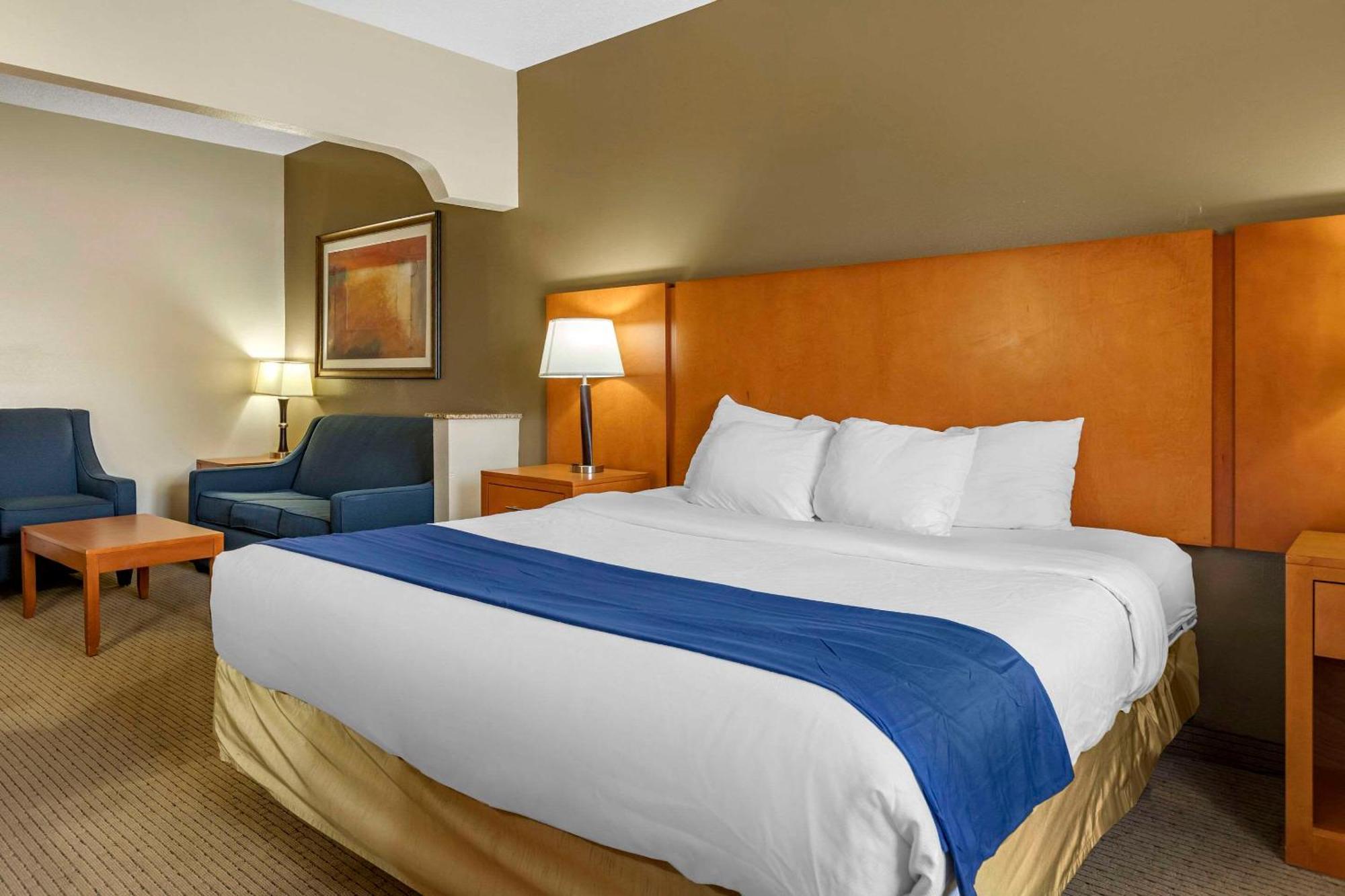Comfort Suites Auburn Hills-Detroit Bagian luar foto